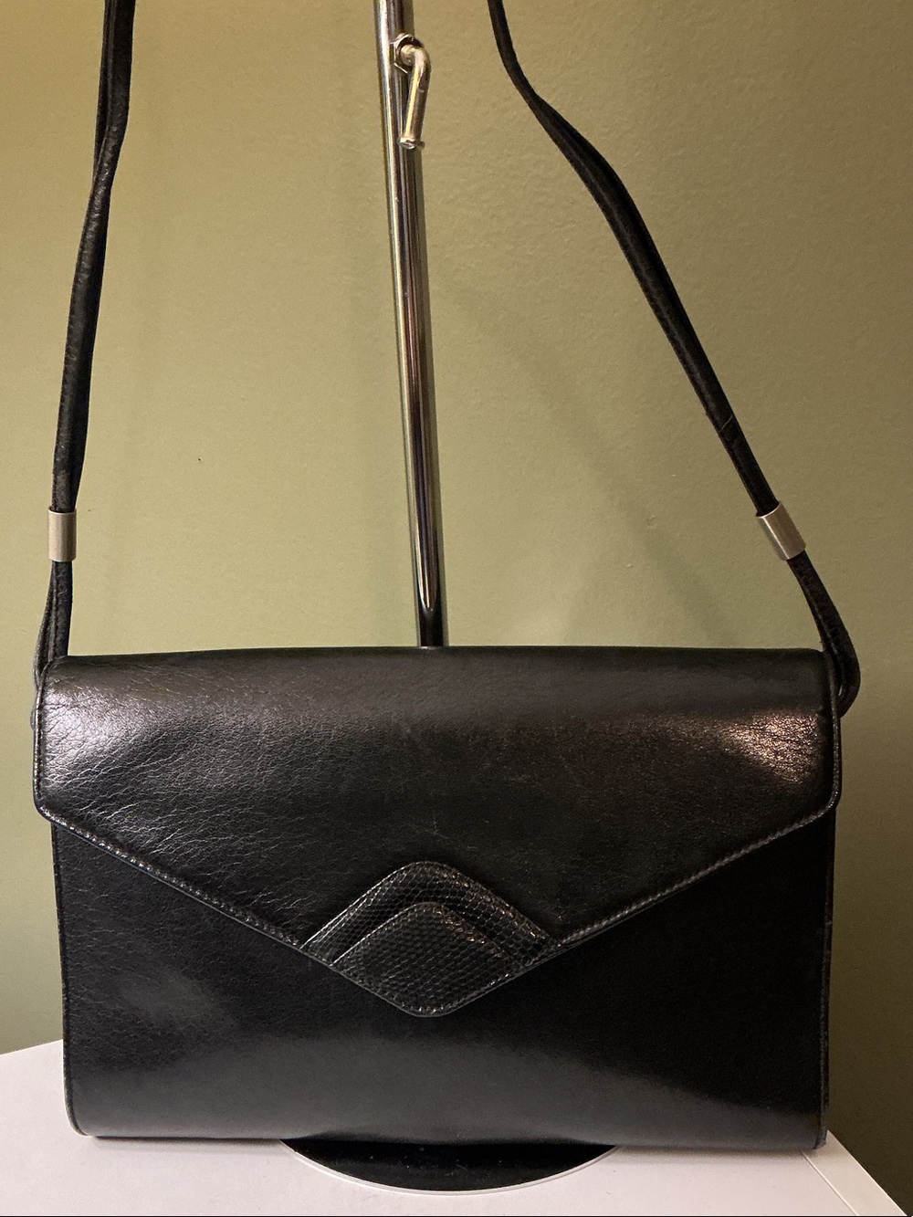 Koret Black Leather Envelope Shoulder Bag Snakeskin Flap Detail Orange Interior
